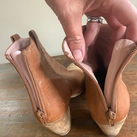 Stuart Weitzman 8 Tan Rhinestone Studded Western Ankle Boots Leather Cowboy FLAW - Picture 4 of 11